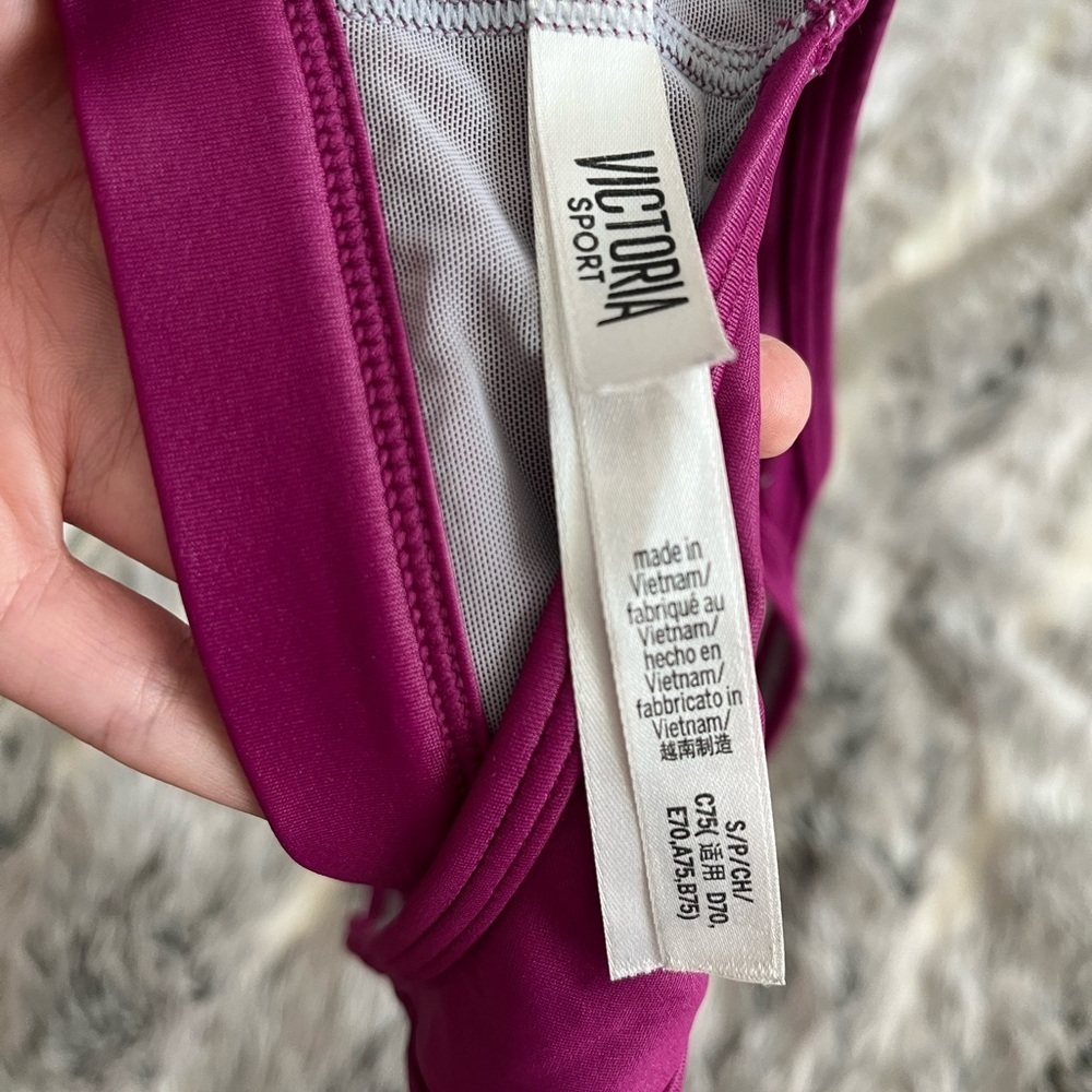 Victoria Sport | Laser Cut Strappy Sports Bra sz small S - Picture 4 of 4